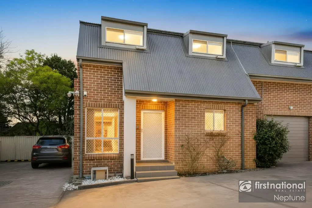 Girraween 3房 现代联排别墅，带独立车库，地理位置优越！ Modern Townhouse with Lock-Up Garage in an Unbeatable Location!