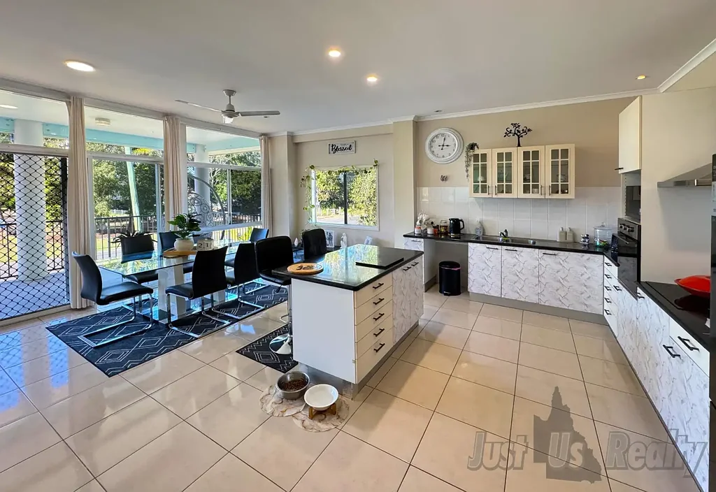 Spacious Coastal Unit – Sylvan Drive, Moore Park Beac