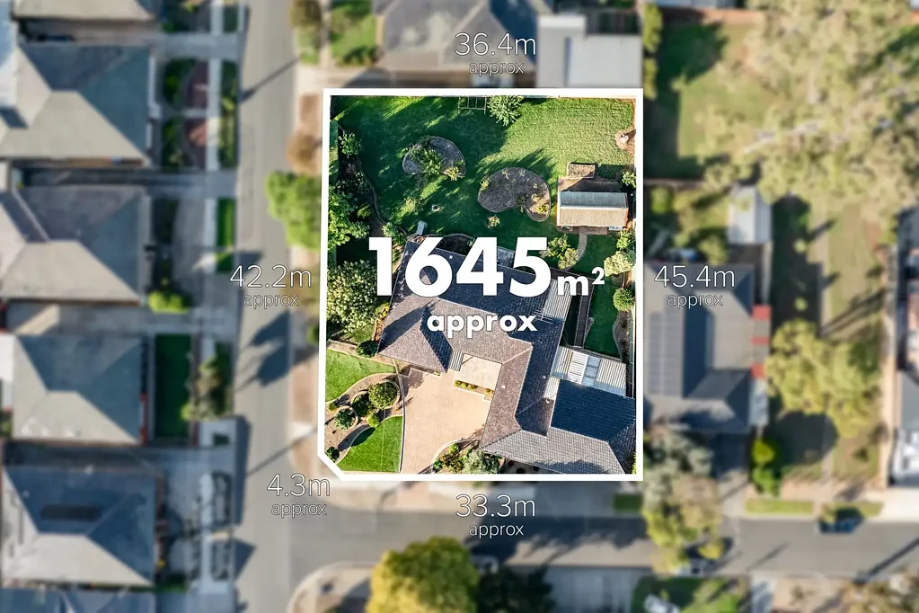 Werribee 4 Bedroom Mediterranean Grandeur in a Prestigious South Side Setting!