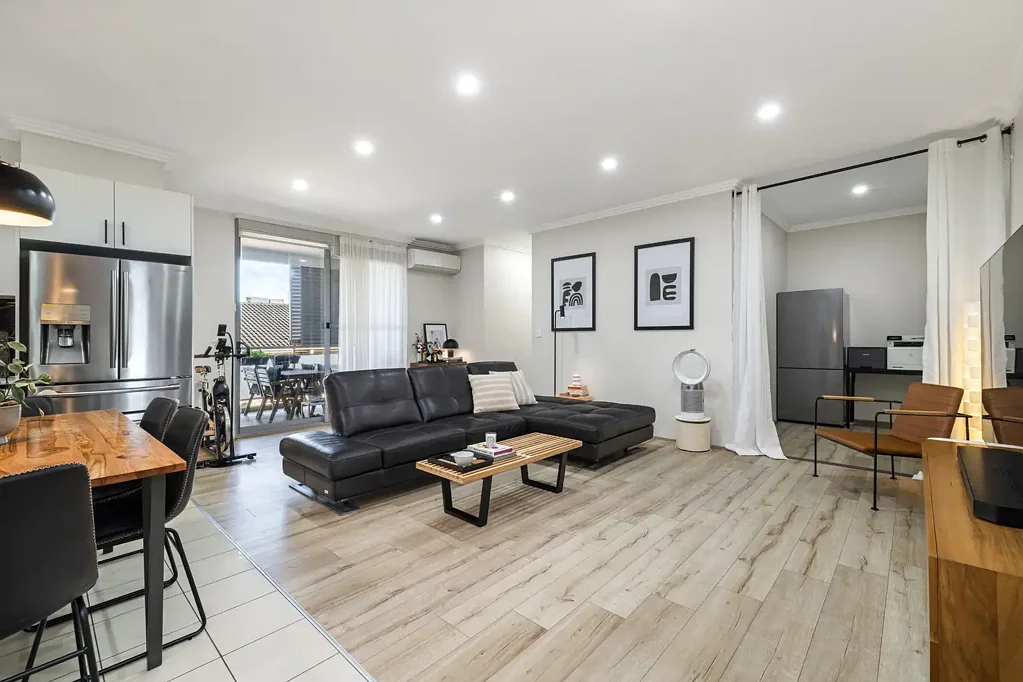 Strathfield 2कमरा THE ULTIMATE IN SPACE, COMFORT & CONVENIENCE - MUST BE SOLD