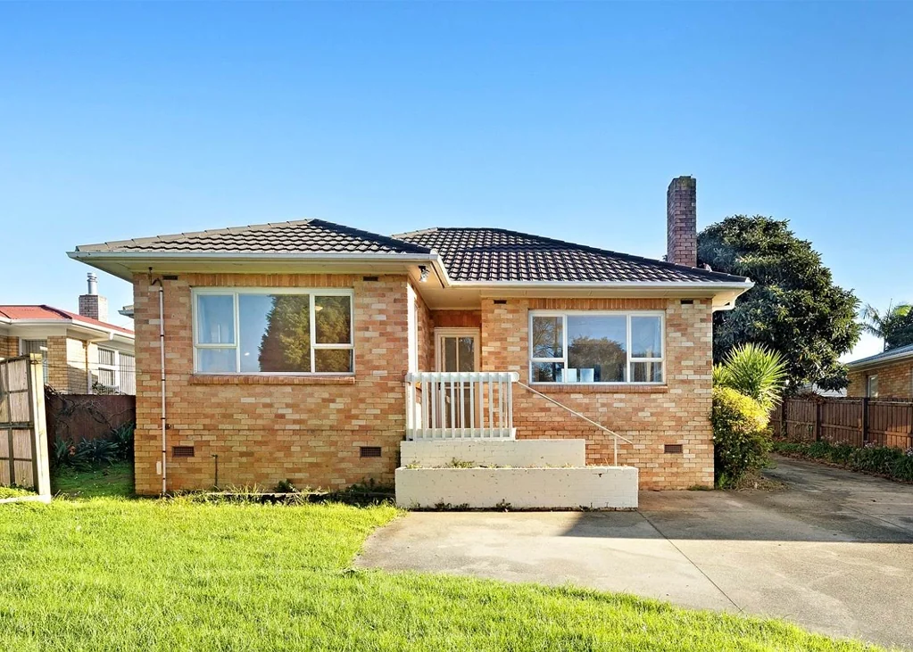 Pukekohe 3chambre Brick & Tile With Flexible Layout