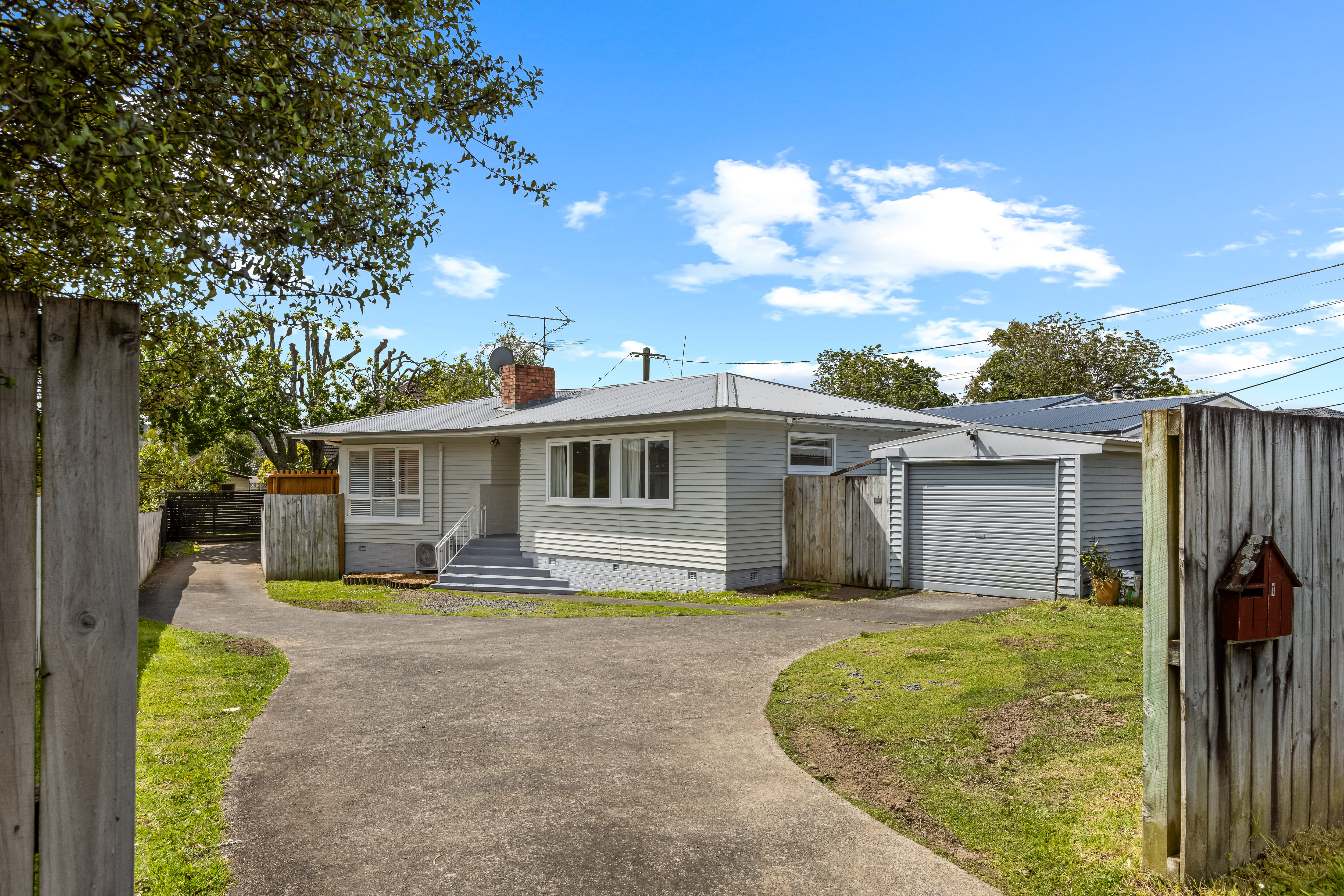 1/222 Beach Haven Road, Beach Haven, Auckland - North Shore, 3 rūma, 1 rūma horoi, House