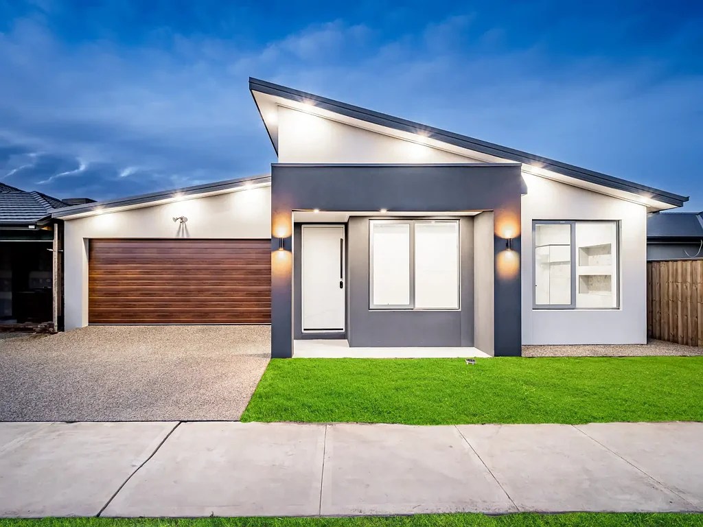 23 Baillieston Road, Clyde North, VIC 3978