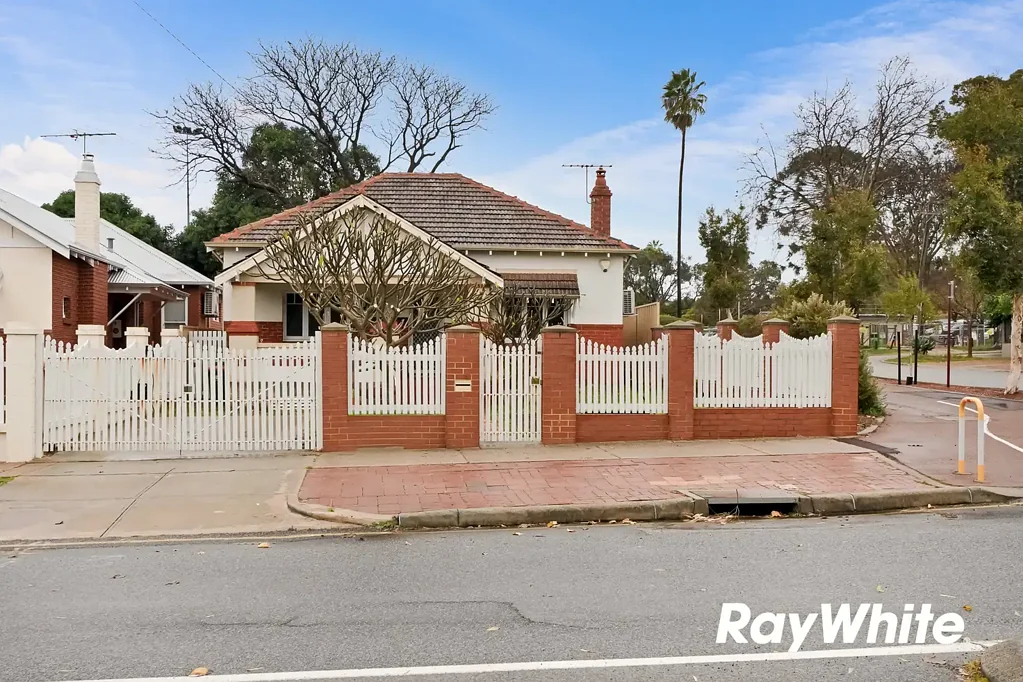 2x1 Rental House - Great Location!
