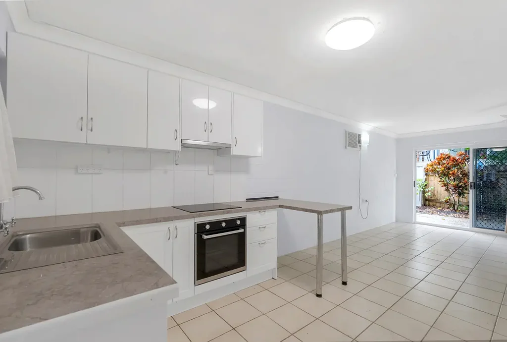 1/282 Lake Street, Cairns North, QLD 4870
