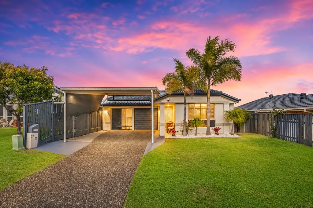 Mudgeeraba 3 Slaapkamer EASY FAMILY LIVING WITH AN ENCLOSED ALFRESCO & HOME OFFICE