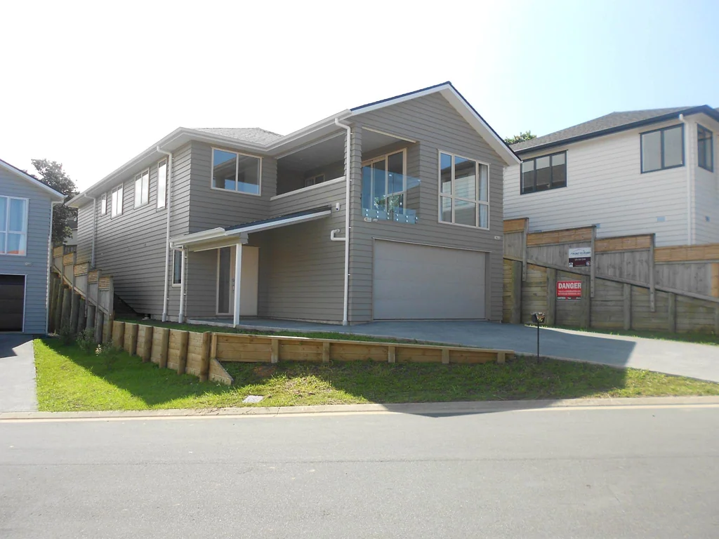 Large, Family home in Gulf Harbour