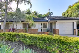 19/8 Lyon Street, Dicky Beach