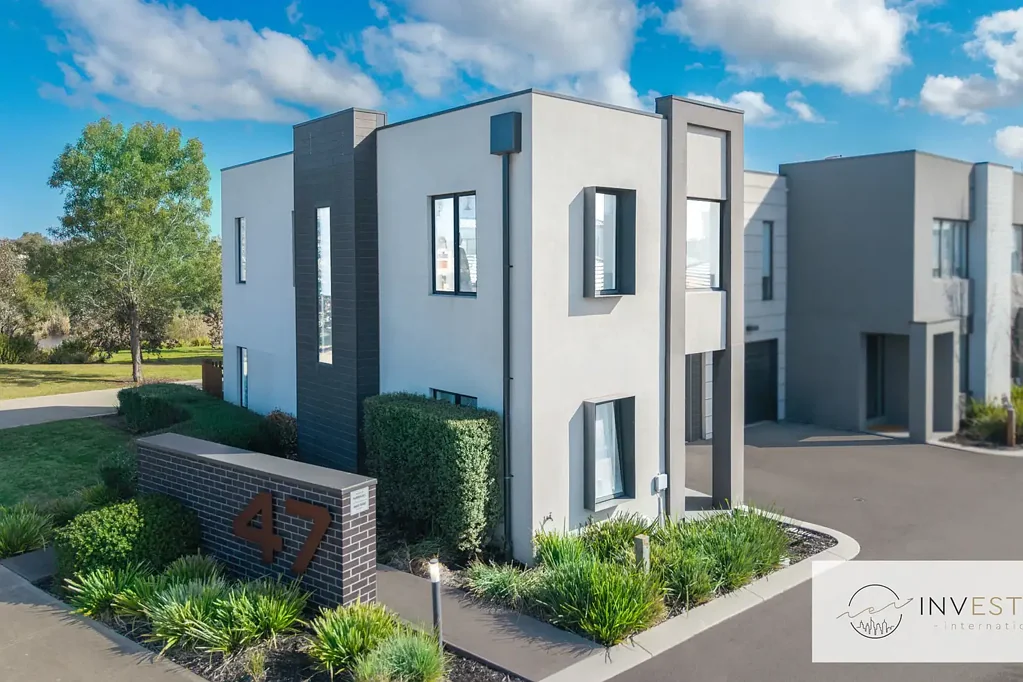 25/47 Waterhaven Boulevarde, Point Cook, VIC 3030