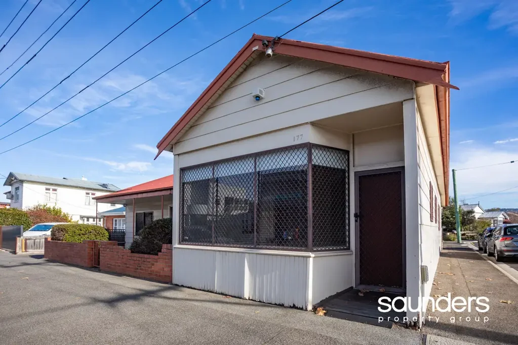 Invermay 3房  Prominent Position, Dual Access & Development Potential – 177 Invermay Road, Invermay