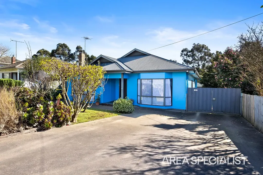 Korumburra 4Kwarto Spacious Family Living with Rare Side Access & the Ultimate Shed