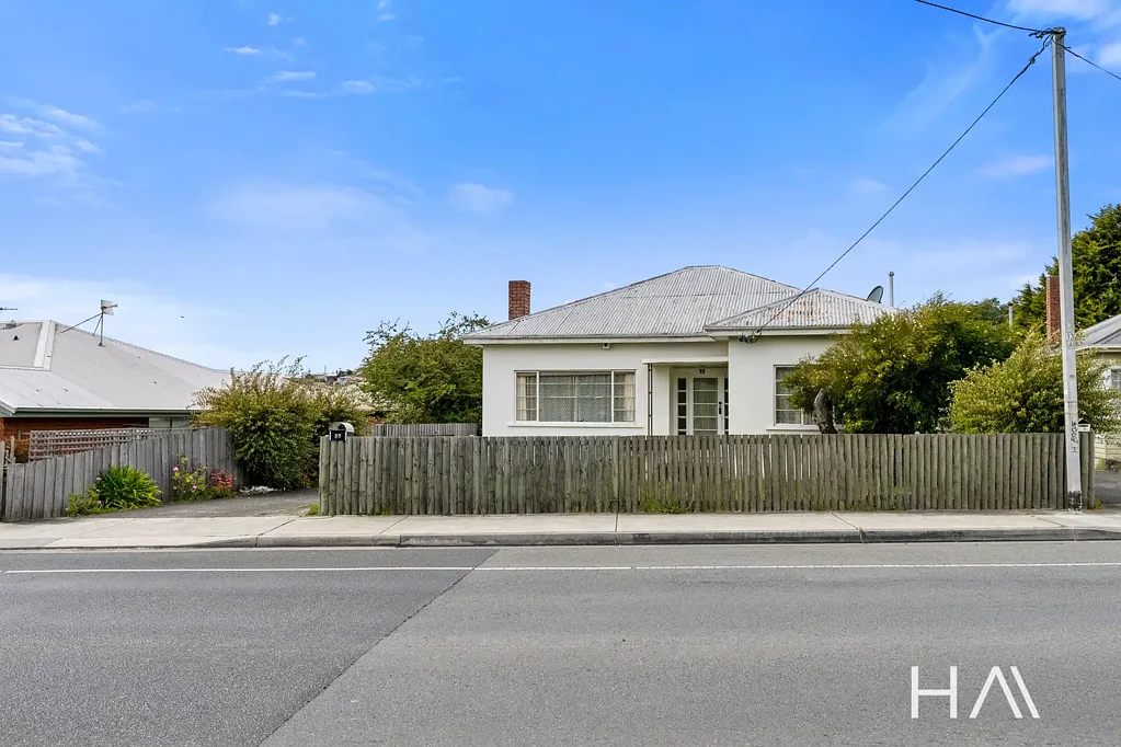Glenorchy 3غرفة نوم Classic Family Home in the Heart of Glenorchy – Packed with Potential!