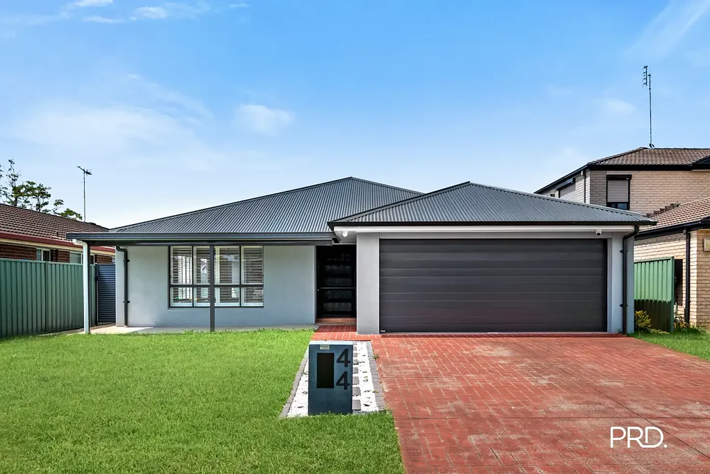 Glenmore Park 5 Slaapkamer 5 Bedroom Family Home!