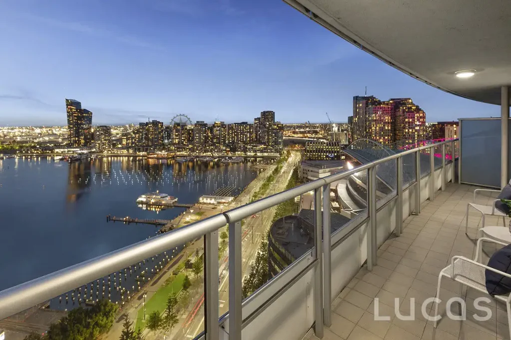 2403/100 Harbour Esplanade, Docklands, VIC 3008