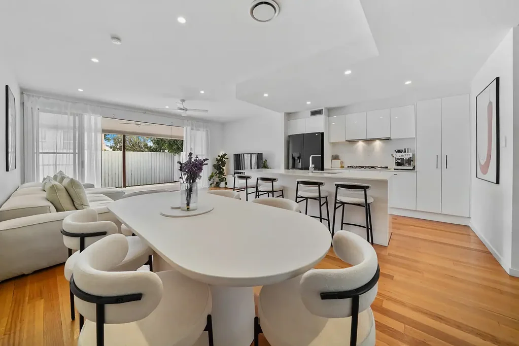 Hamilton 3બેડરૂમ Freehold Modern, Spacious Townhome