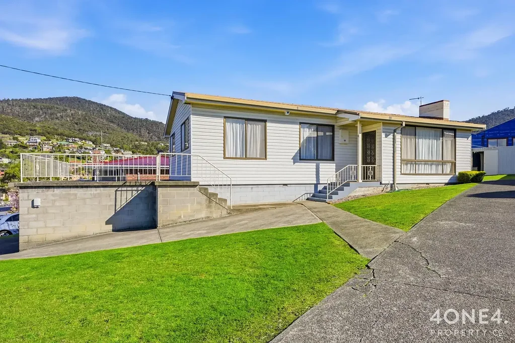 Chigwell 3房  Charming Opportunity Awaits!