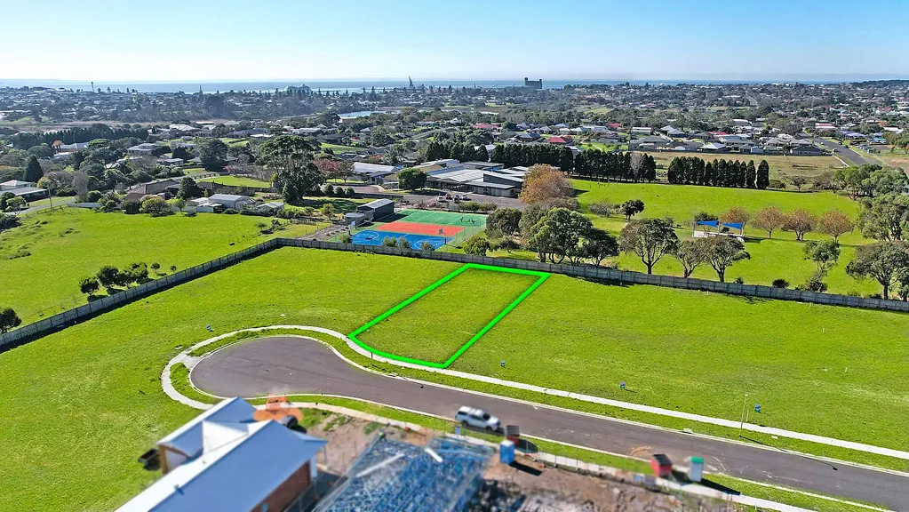 Portland New Block In Desirable Location