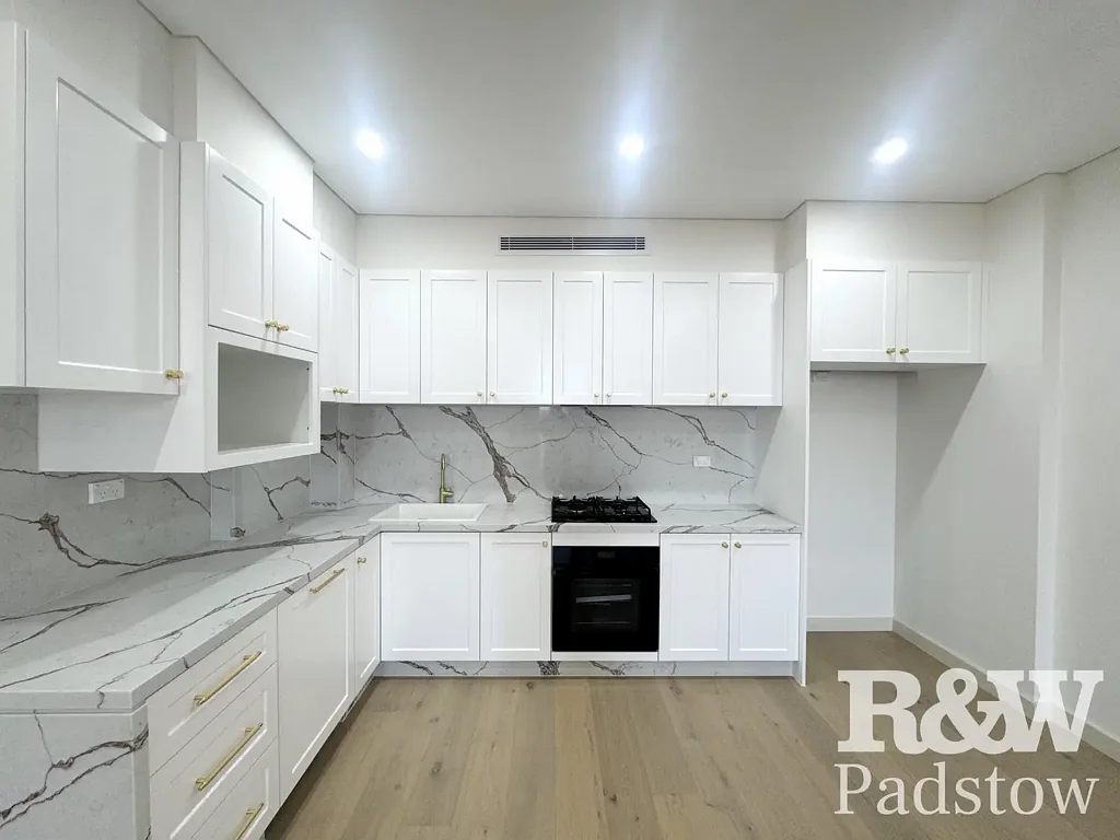Luxury Living in a Feature-Packed Apartment in a Prime Location