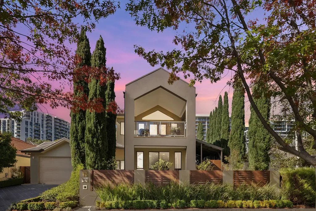 Gungahlin 5ਬੈੱਡਰੂਮ Grand Family Home Overlooking Yerrabi Pond