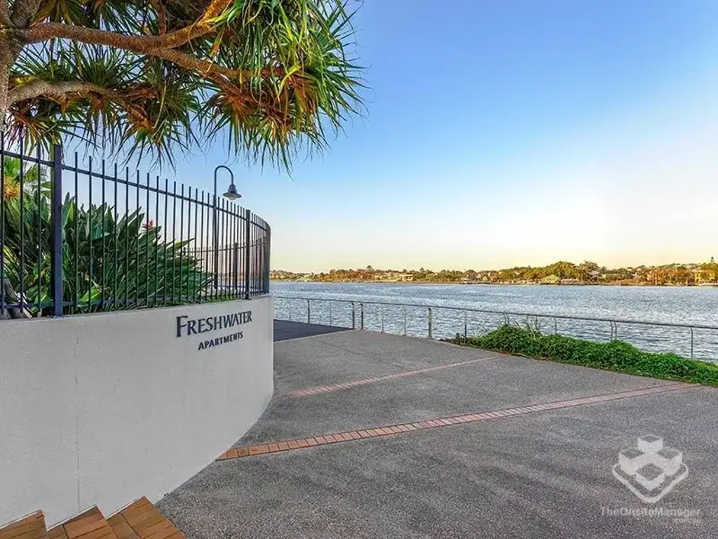 ABSOLUTE RIVERFRONT 3 bedroom APARTMENT APT IN LUXURY FRESHWATER APARTMENTS