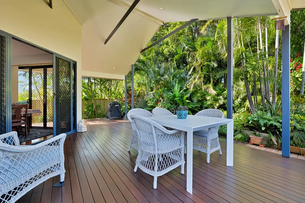 Redland Bay 3कमरा Stylish, Spacious and Packed With Charector