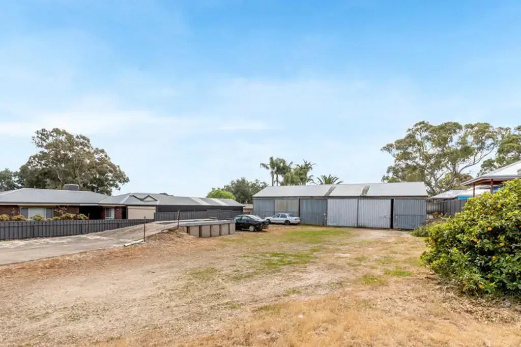 Tea Tree Gully 1ਬੈੱਡਰੂਮ FANTASTIC DEVELOPMENT OPPORTUNITY APPROX 1551SQM ALLOTMENT