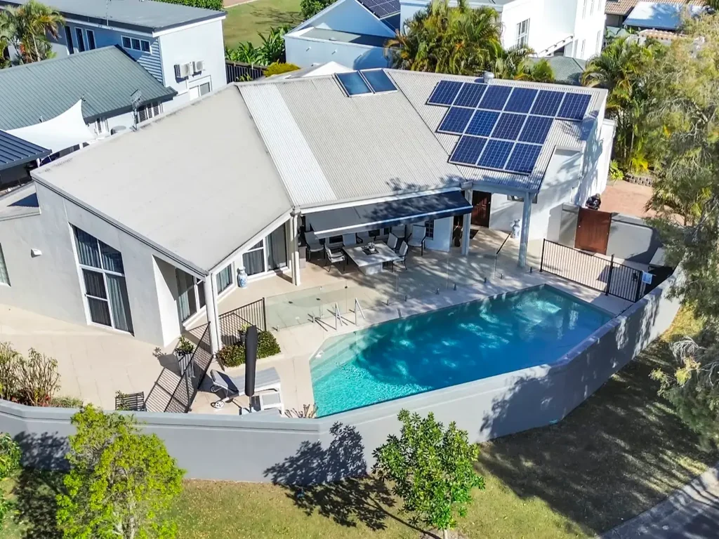 Noosaville 4房  Prestigious Living in the Heart of Noosa’s Elite Enclave