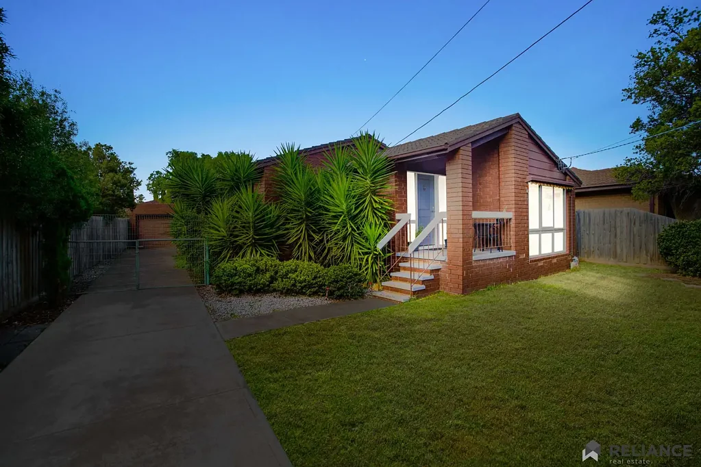 Great Home in the Heart of Melton!