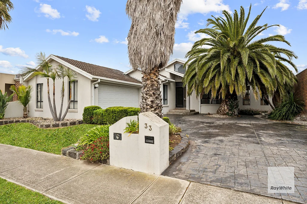 33 Delbridge Drive, Sydenham, VIC 3037