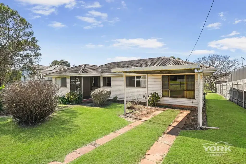 30 Vanity Street, Rockville, QLD 4350
