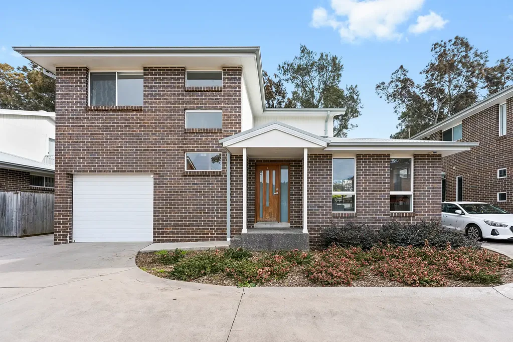 Albion Park Rail 3 Slaapkamer BOUTIQUE LAKESIDE LIVING