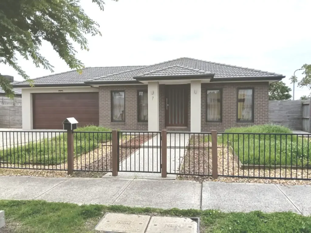 For Rent – Modern 4-Bedroom Family Home in Lang Lang