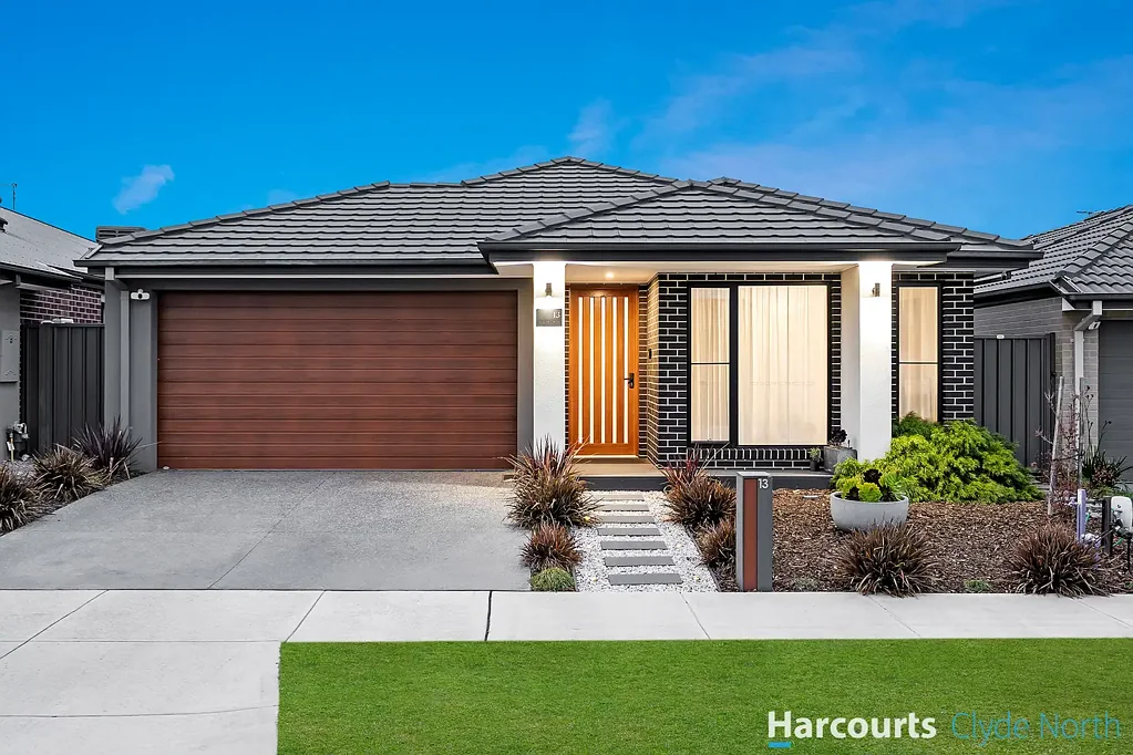 13 Magenta Street, Clyde North, VIC 3978