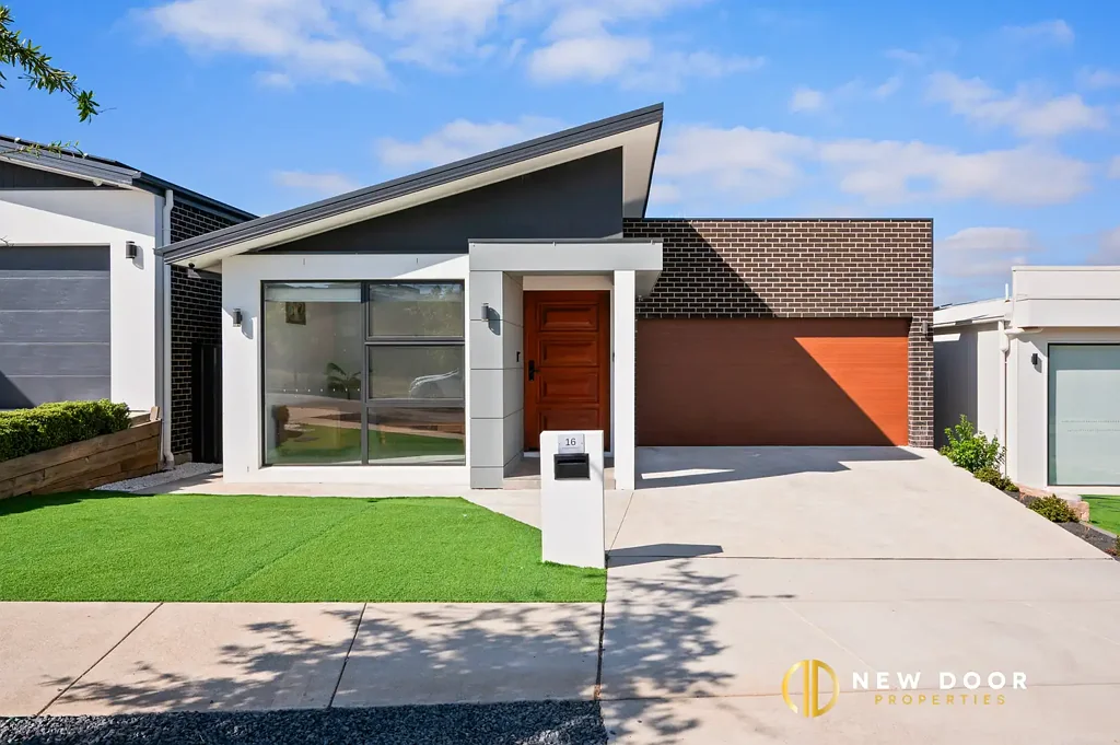 16 Mallard Street, Whitlam, ACT 2611