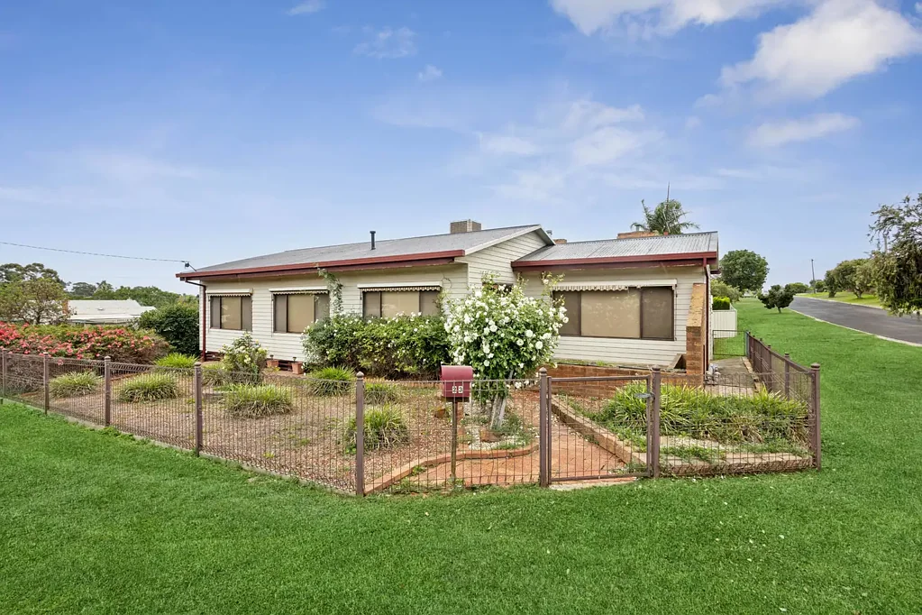 23 Bailey Street, Long Gully, VIC 3550
