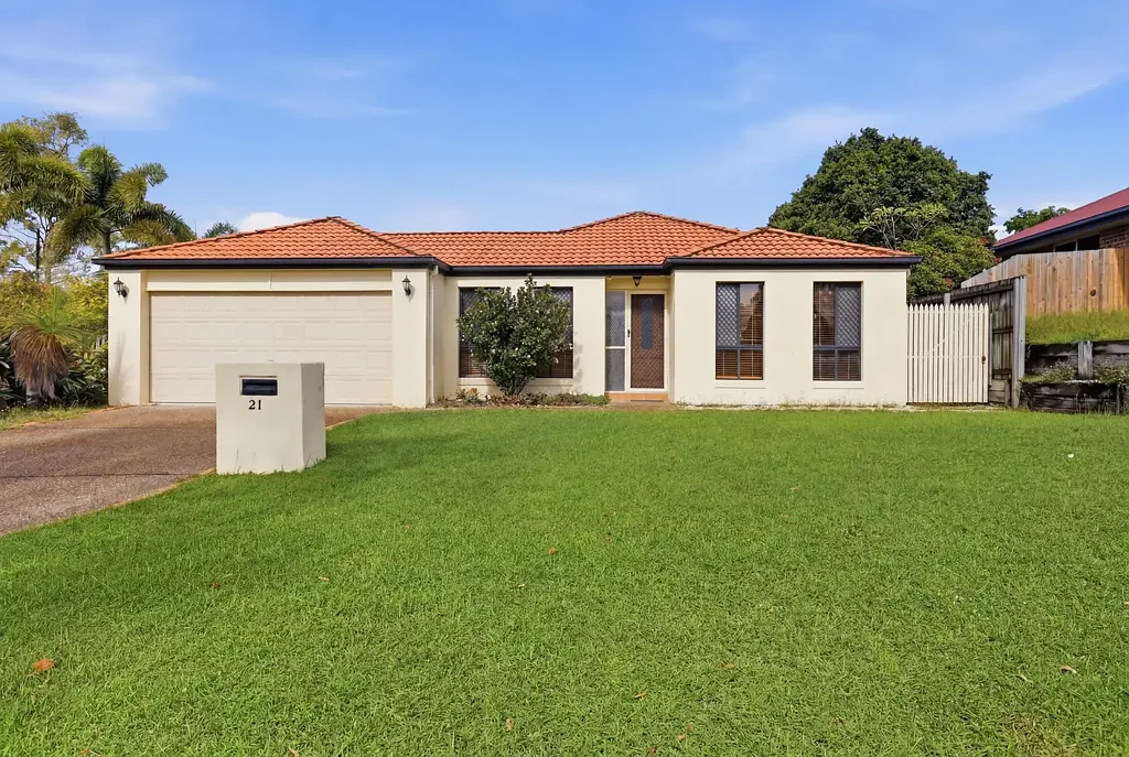 SPACIOUS LOW MAINTENANCE HOME WITH MULTIPLE LIVING ZONES