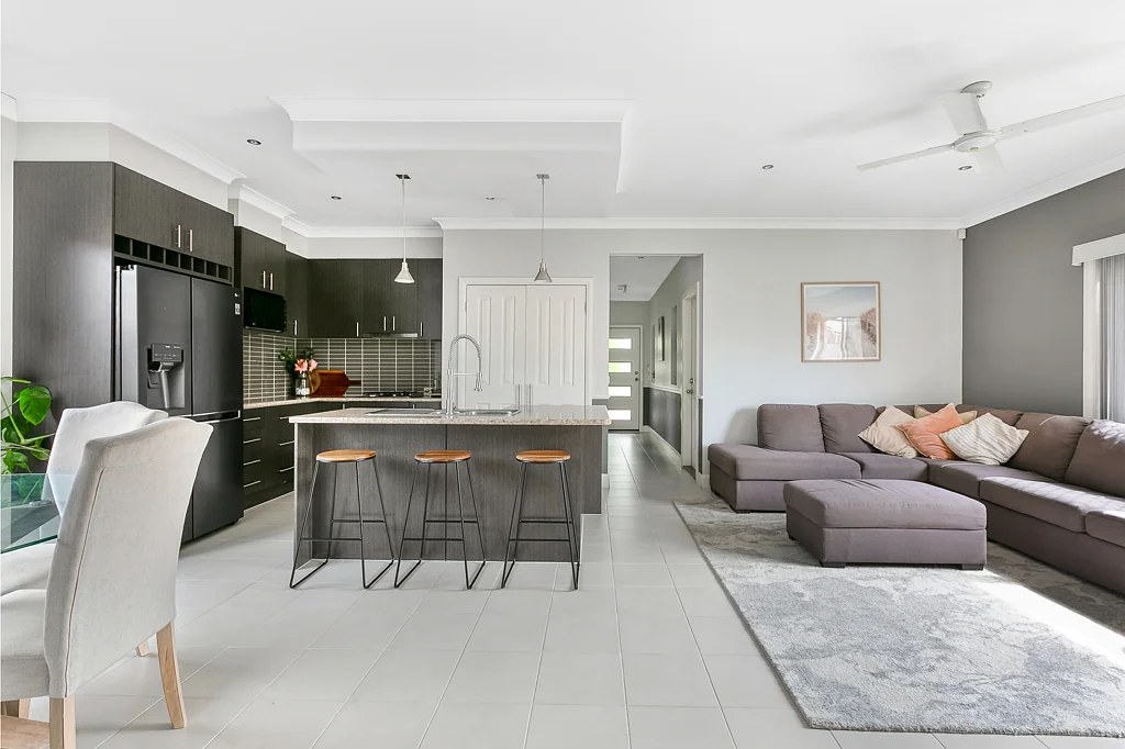 18 Ormonde Esplanade, Harkness, VIC 3337