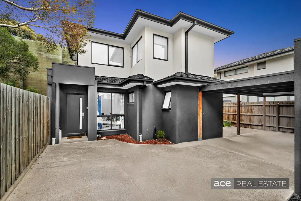 Laverton 2房 现代风格设计 明亮宽敞空间 高端电器配备 石材台面厨房 低维护后院 优越地理位置 步行生活便利 Perfect Family Home or Investment Opportunity