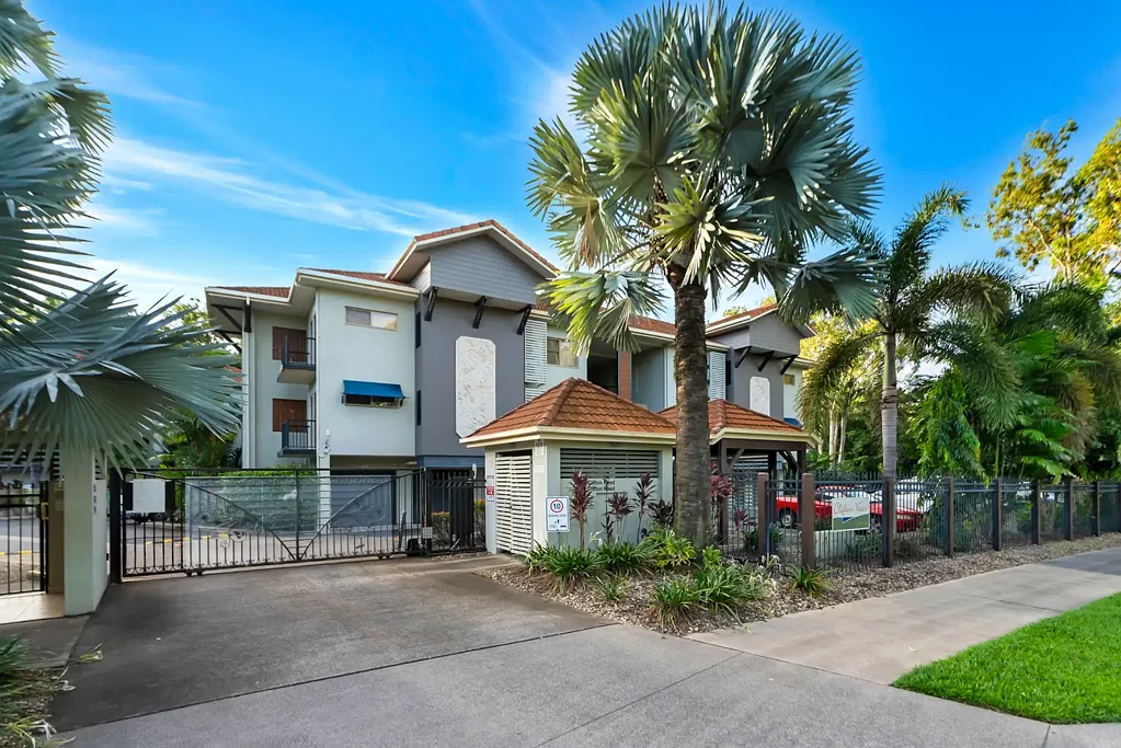 2006/40-42 Clifton Road, Clifton Beach, QLD 4879