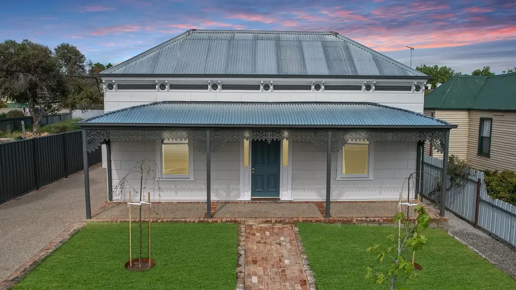 Maryborough 4ਬੈੱਡਰੂਮ TIMELESS ELEGANCE, MODERN COMFORTS: STUNNINGLY RENOVATED PERIOD HOME