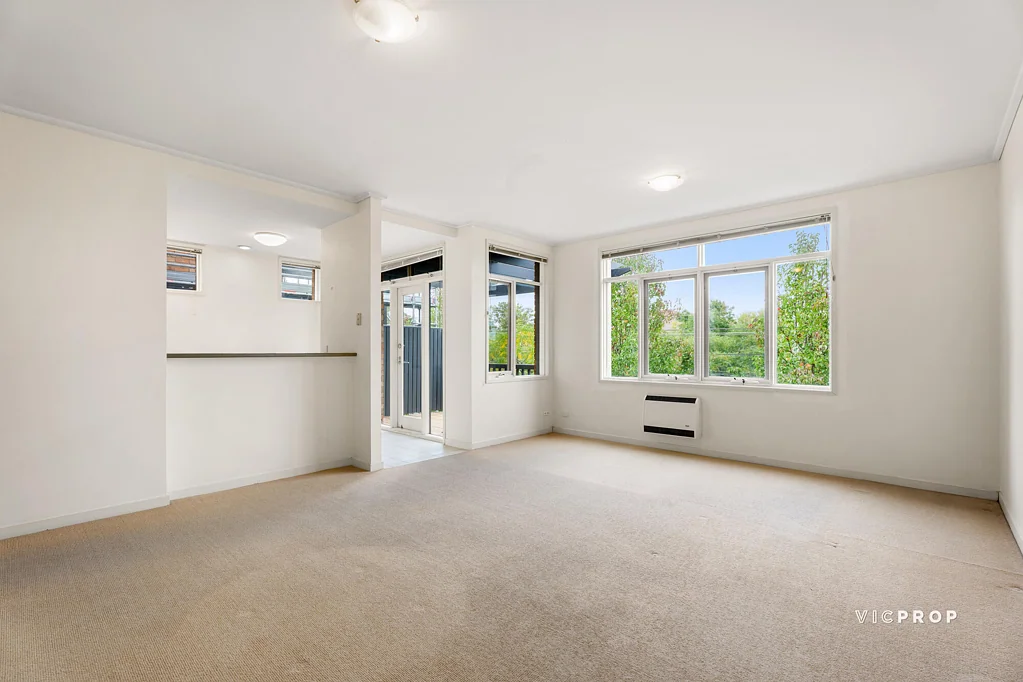 Spacious & Light-Filled Apartment in Prime Hawthorn Location
