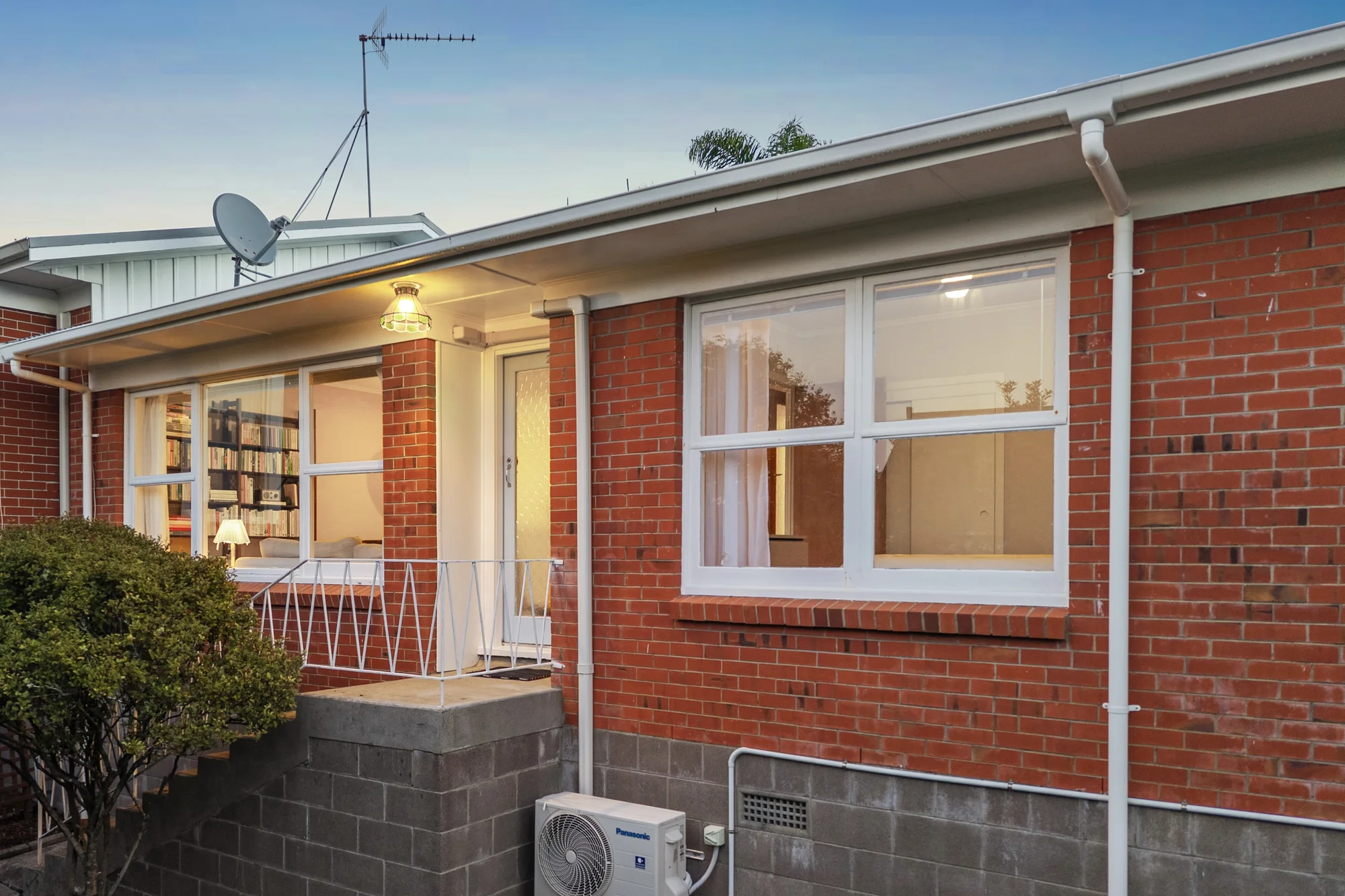 Mairangi Bay 2ਬੈੱਡਰੂਮ IGNORE CV - MOTIVATED VENDORS!