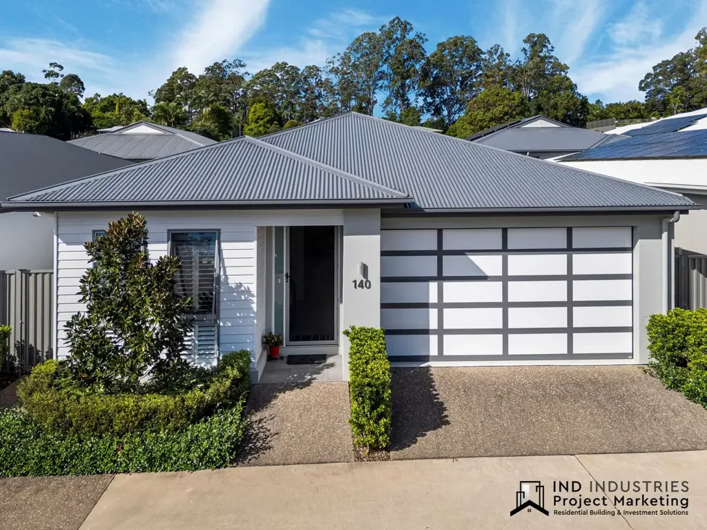 Palmwoods 3 Bedroom Charming Palmwoods Gem Awaits You