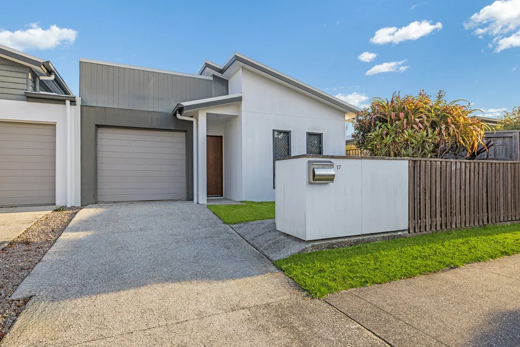 17 Steiner Crescent, Baringa, QLD 4551