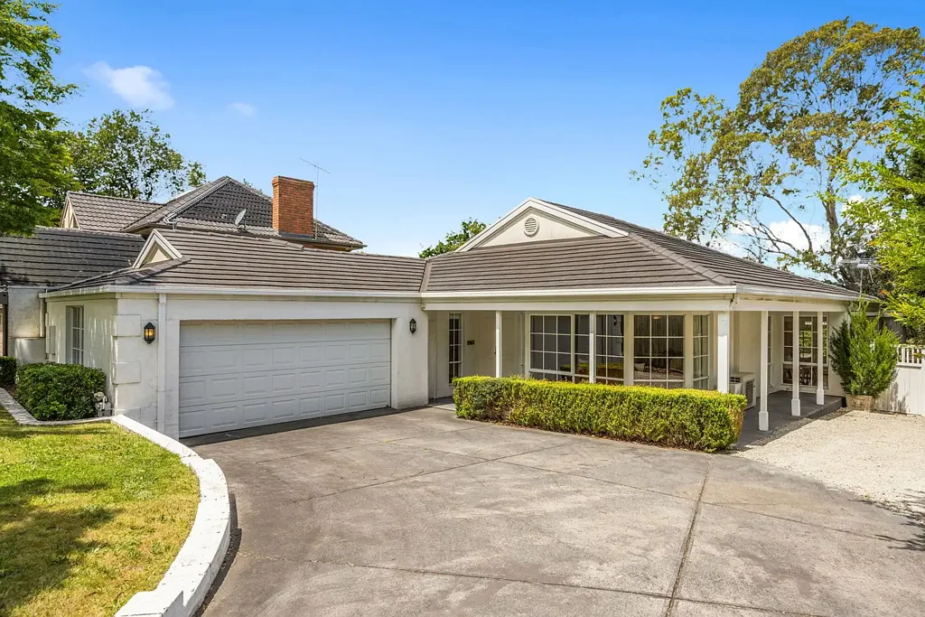 64 Quarry Hills Drive, Berwick, VIC 3806