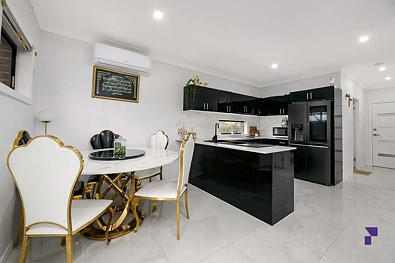 4 Palmer Street, Sefton, NSW 2162, 5房, 3浴, House