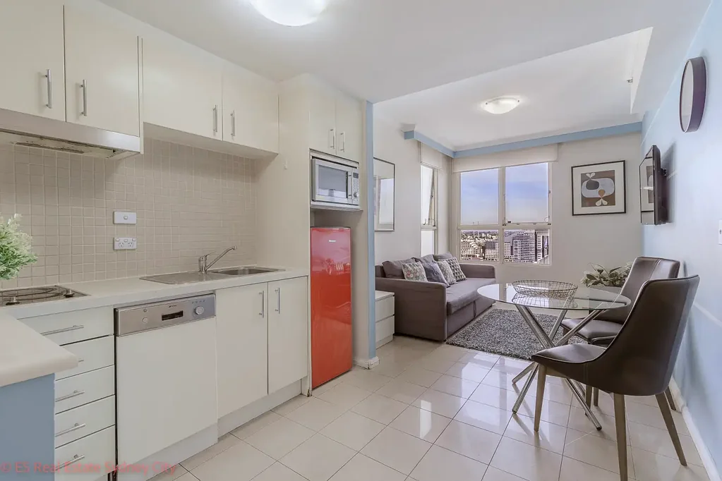 Fully furnished, spacious and modern studio in Trafalgar building with superb Darling Harbour view