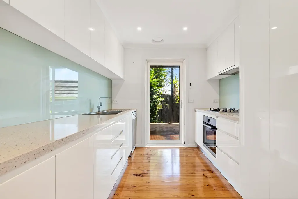 Oakleigh East 2ਬੈੱਡਰੂਮ Garden Villa Unit Set Peacefully at the Rear