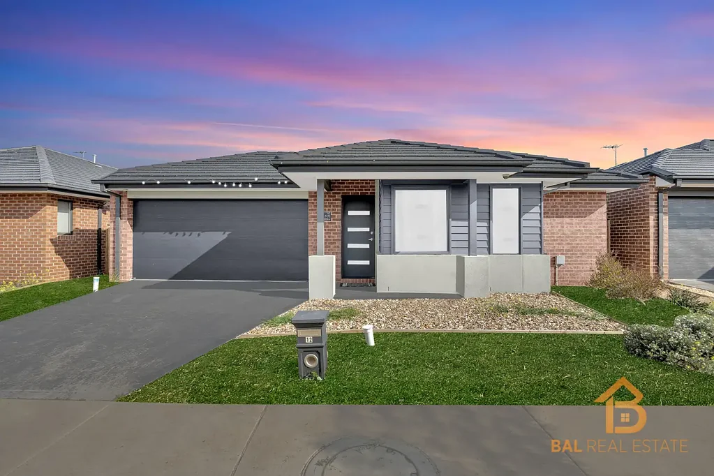 Tarneit 4房 Tarneit Mews Estate 5分钟车程Riverdale 8分钟Tarneit Station 主卧带独立卫浴 开放式厨房生活区 双车库易维后院 Stylish Family Living in Prime Tarneit Location