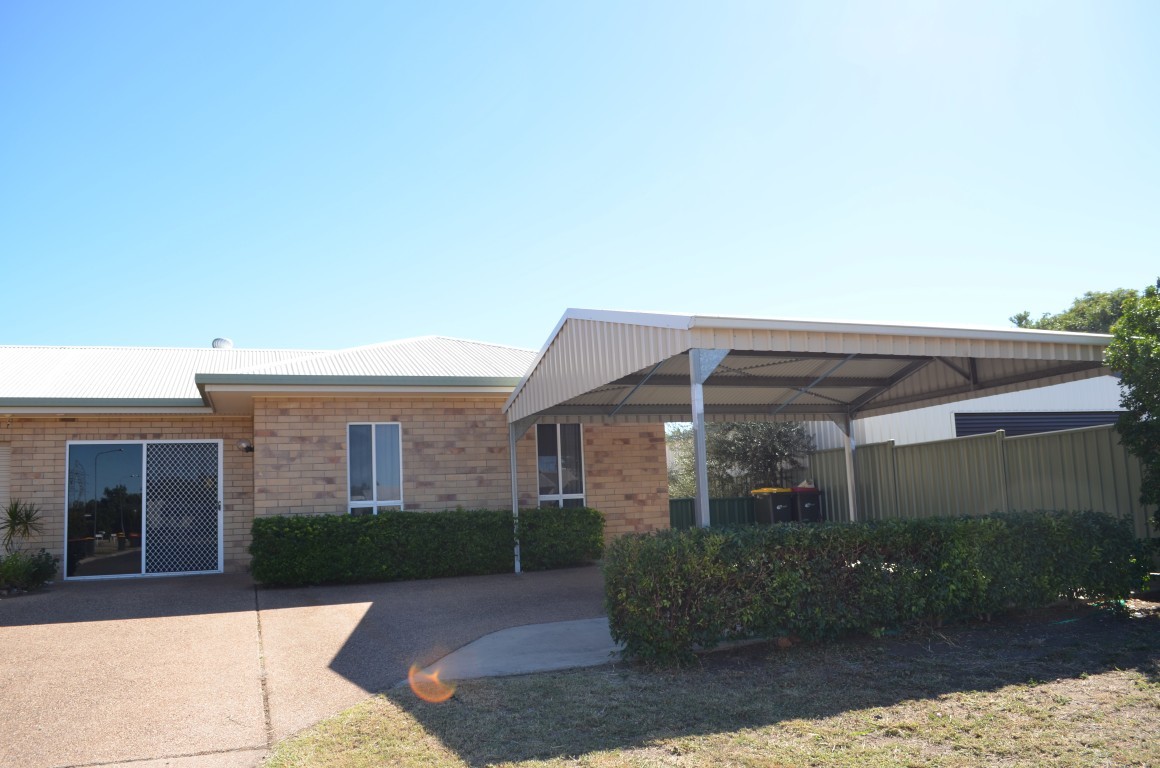 UNIT 1 16 WHITE ST, EMERALD QLD 4720, 0部屋, 0バスルーム, House